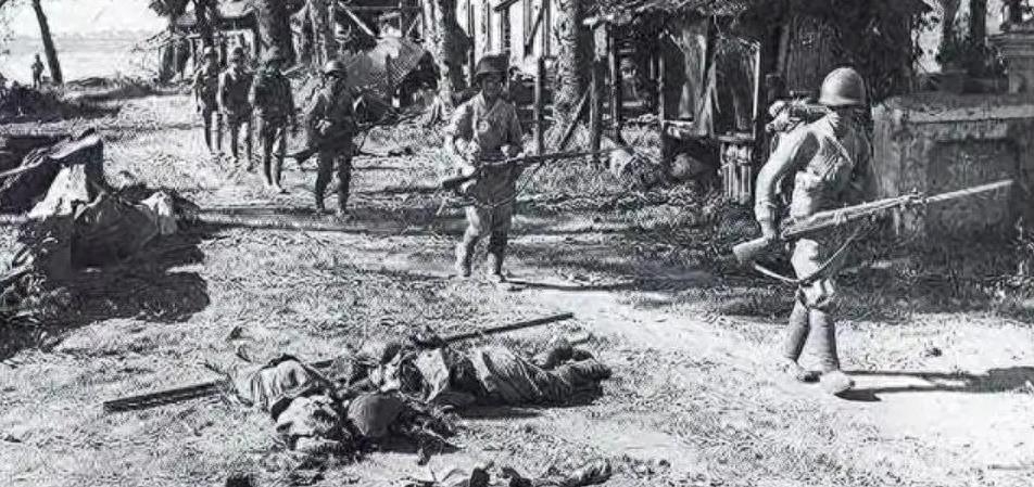 日军是不会让一个中国人“容易地死去”的，于是开始了疯狂的折磨。
历史的阴影中，侵