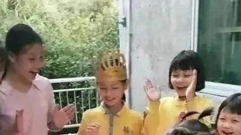 江西夫妻生8个娃后双双离世，哥嫂累死累活抚养10个孩子，如今怎么样了