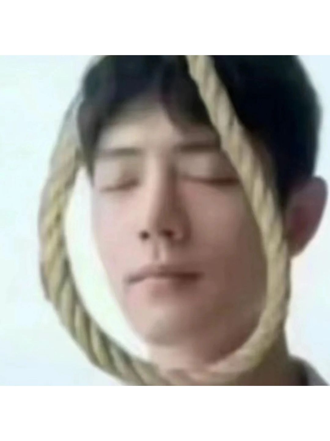 第 一批放寒假的大学生现状！
我先来说
我在家几乎是没有上午的
随之而来的就是已