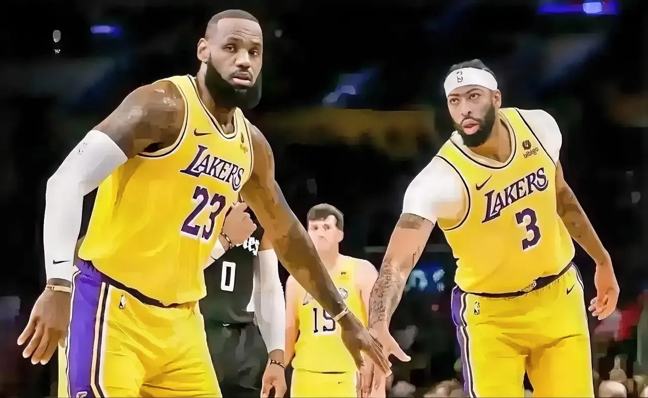 湖人115:129马刺，暴露了3个可笑的事实

1、浓眉单核赢马刺，詹姆斯单核输