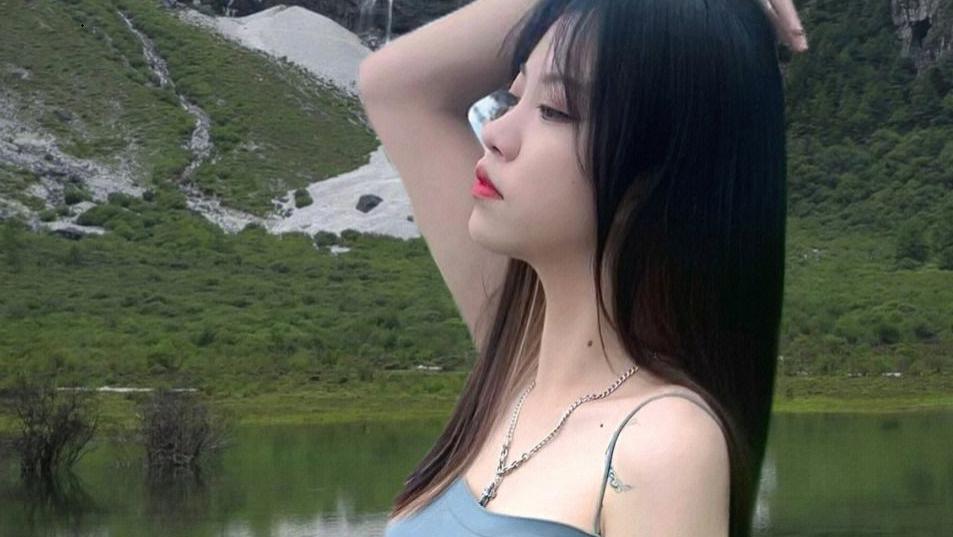 我曾是养父母捧在手心宠爱的乖乖，可养父出轨后，养母疯了，将我当成假想敌