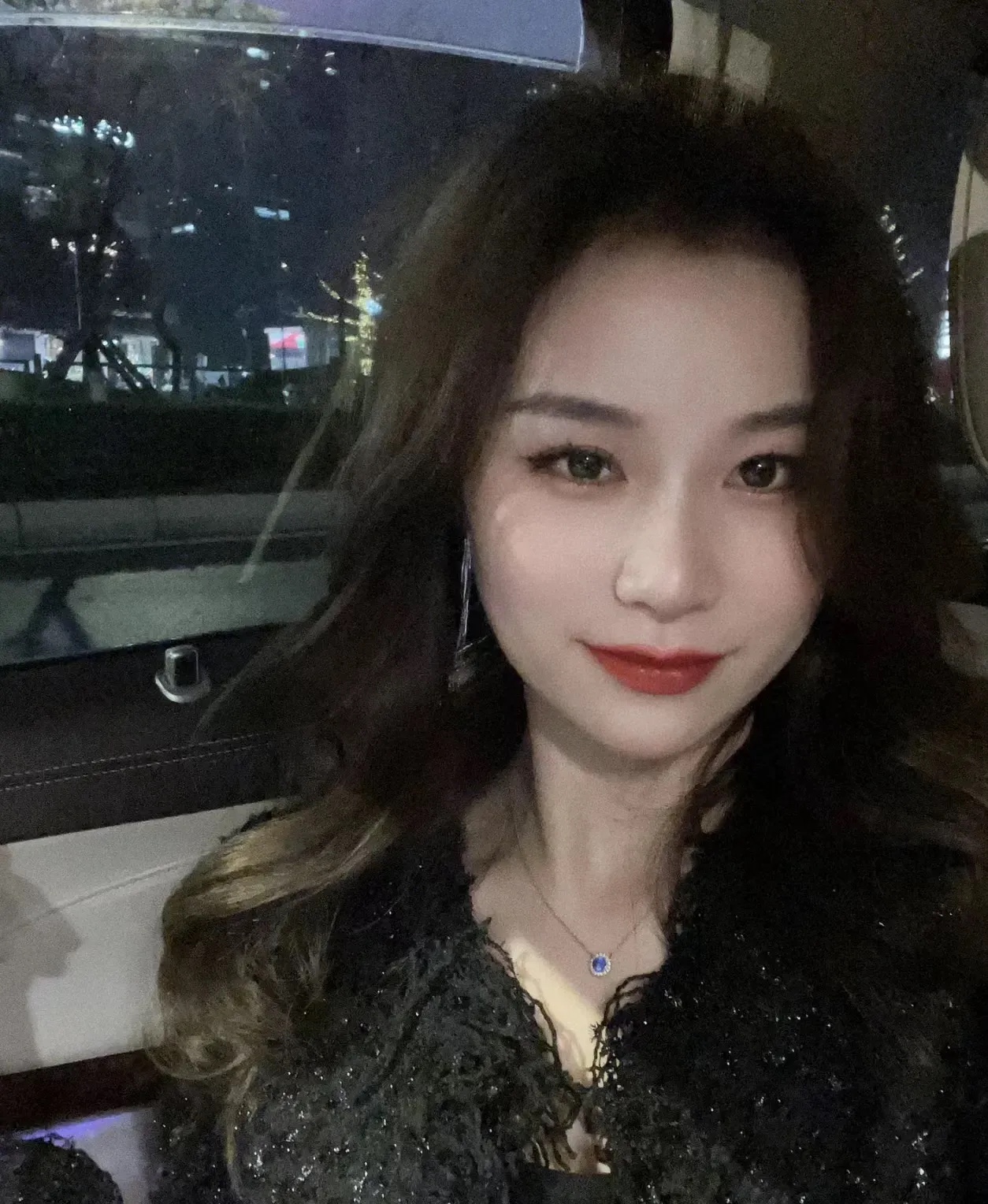 都在晒存款，我也晒一下吧：
93年的我，今年31岁了，生活现状如下：
1.总存款