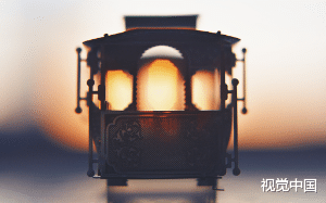 王府里有一盏结魂灯，正在造已逝王妃的魂魄