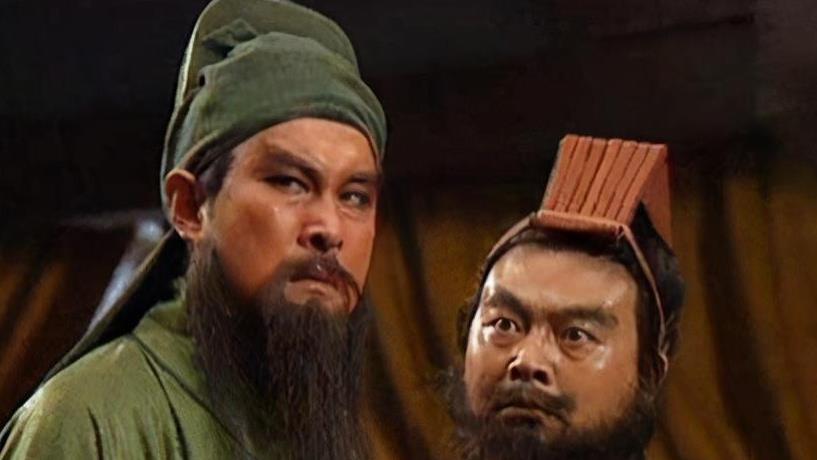 关羽张飞不服诸葛亮，为何却服气徐庶？徐庶有三大优点比诸葛亮强