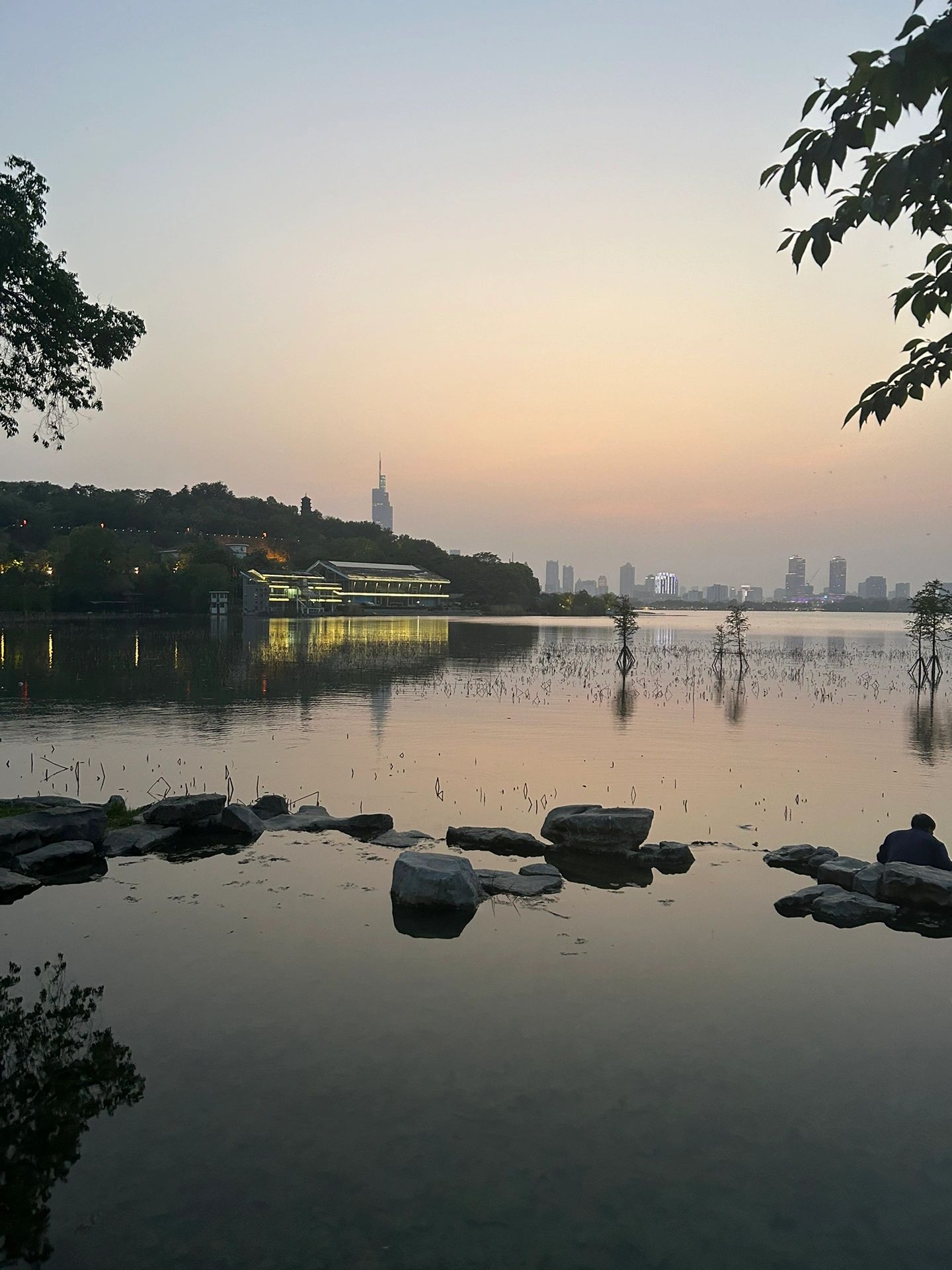 在南京玄武湖一个人散步一晚上的小众路线
