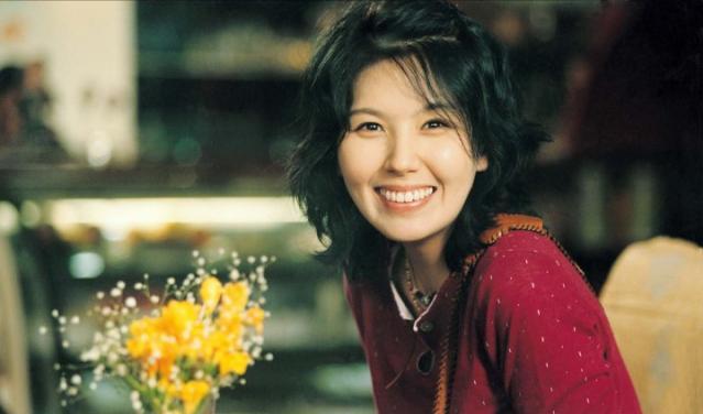 芳华貌美却沦为玩物，被3人联合欺辱8小时，上台领奖也难逃魔爪