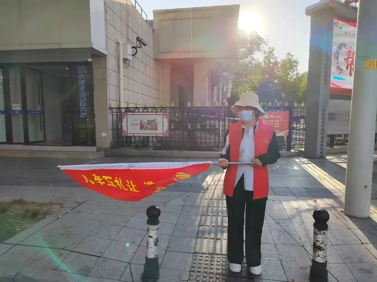 这样的“文明城市”到底是谁最想要？

来检查的提前通知，被检查的提前做好准备。满