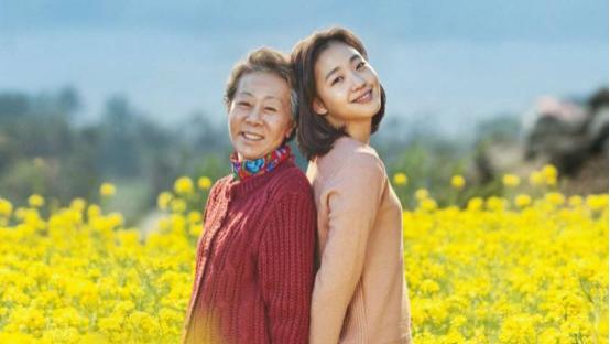 《季春奶奶》：谁都无法拒绝爱，灵魂的互相救赎