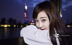 死对头变本加厉地羞辱我，只因她极可能是京圈大佬的亲妹妹。我笑了——京圈千金，你不是我才是！