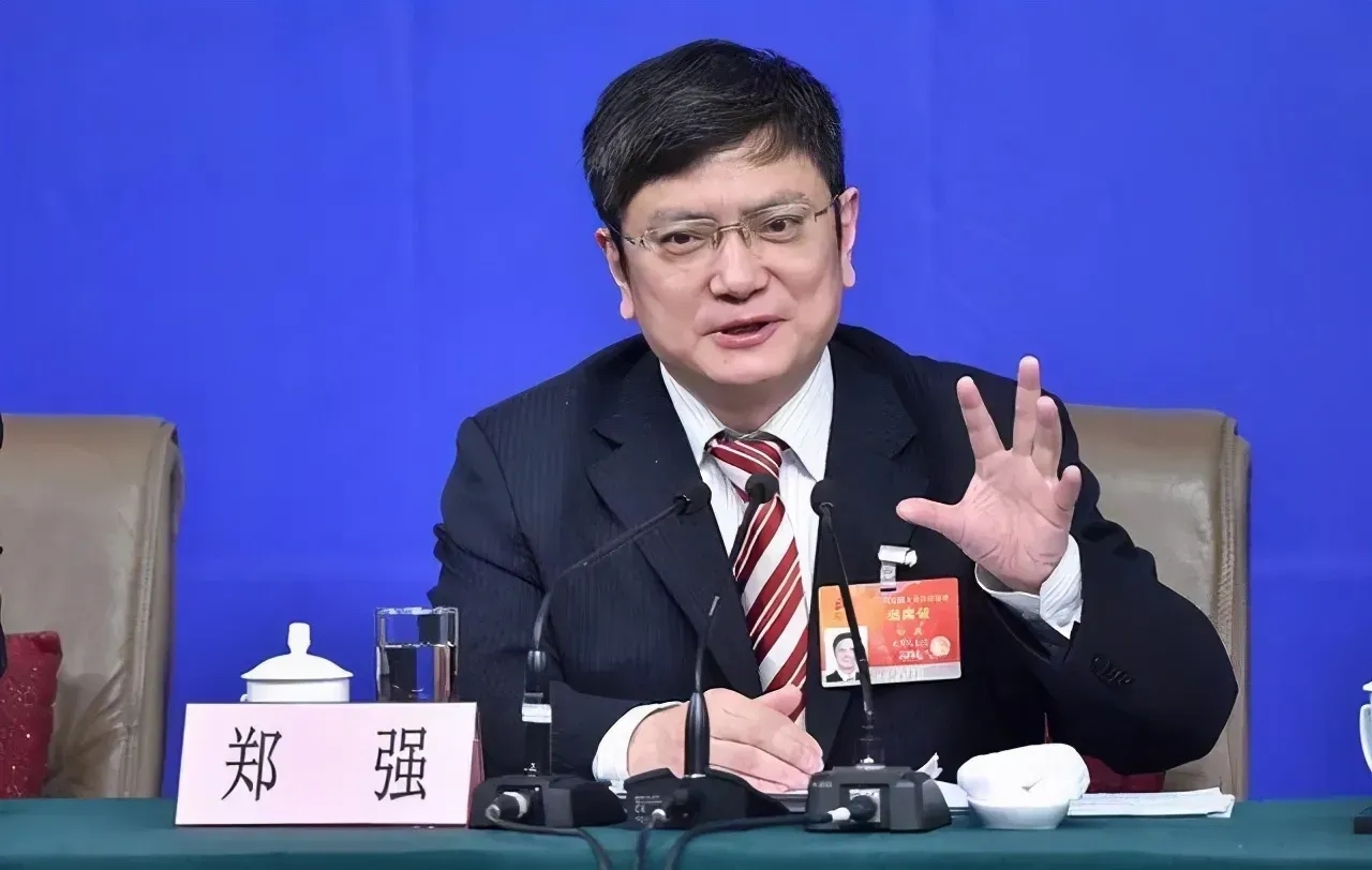 郑强的离开是太原理工大学的损失，强哥让太原理工大学知名度提升，搬迁到明向校区方便