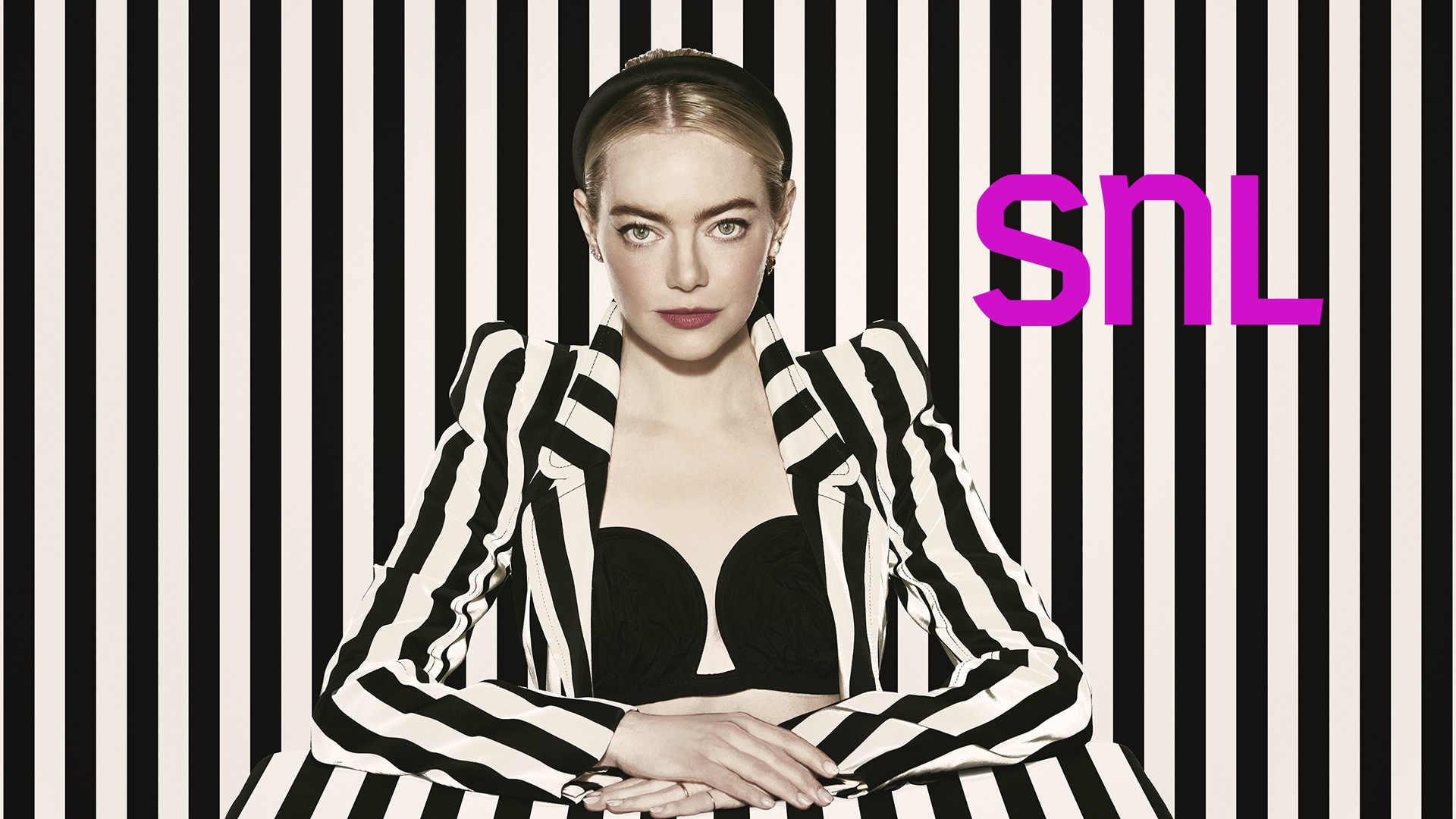 “石头姐”艾玛·斯通（Emma Stone）将主持本周的SNL，官方写真释出！
