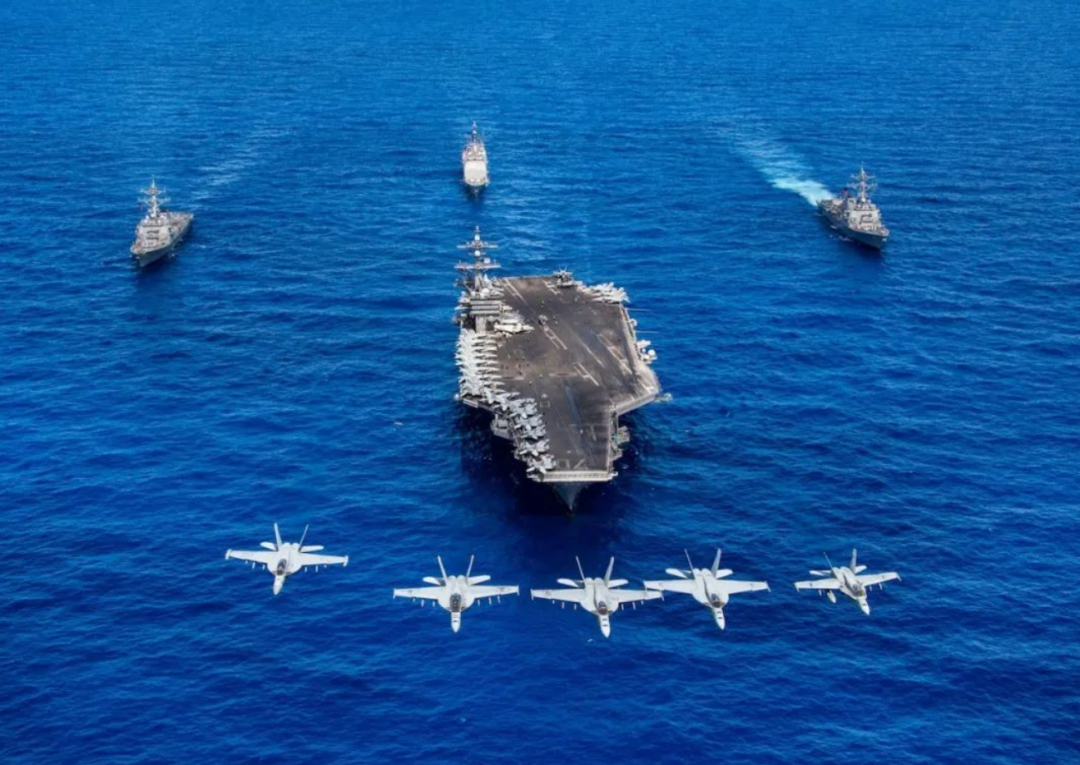 四艘航母也没用！美以一开始就错了
美国派遣两艘航母前往中东地区，意图通过军事威慑
