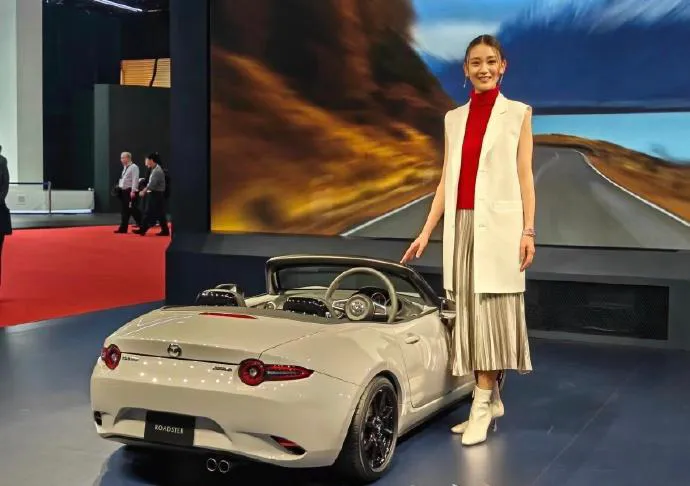 这马自达越来越放飞自我

东京车展总有点奇葩的事，马自达这辆MX-5 ND终极轻