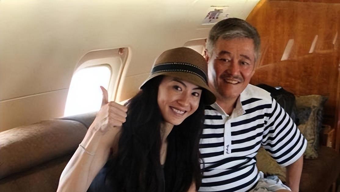 原来，宋祖英的为人，赵本山23年前就看清了，只可惜当年没人信！
赵本山和宋祖英在