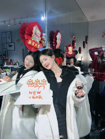 她站在那儿就是风景了 ​