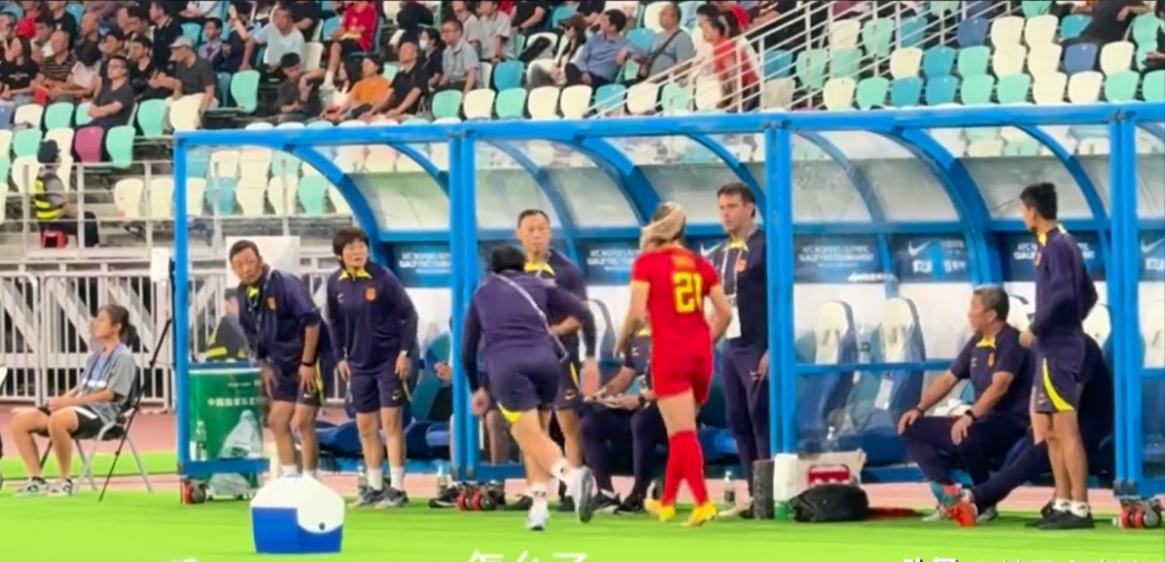 太业余！中国女足再爆新“丑闻”，水庆霞罕见发火，多人或被追责！
中国女足在奥预赛