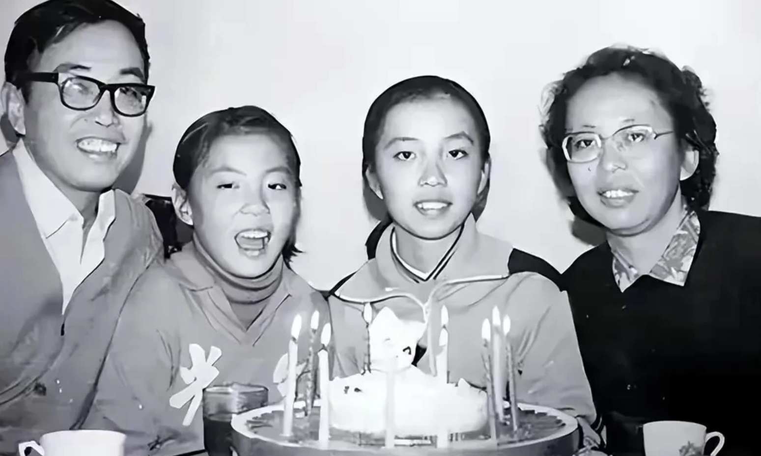 朱令姐姐吴今坠崖，且后脑勺有被石头重击的伤口，奇怪的是，事发地找不到那个重击她伤