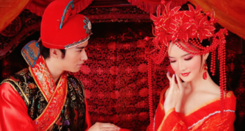 古时，新婚夜里，新娘子去茅房小解，她刚靠近茅房，就听见隔壁猪圈里传来一个声音：“