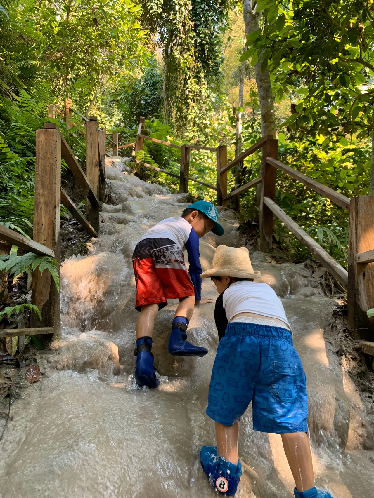 清迈游学DAY50☀️可以爬的粘粘瀑布