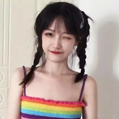 上联：肤若凝脂，面如桃花；窈窕身姿，宛如女神。
下联：？