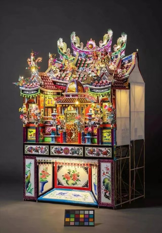 这不是烧给死人的吗？2016年，巴黎设计展竟将中国的祭品拿来展览，引得质疑无数。