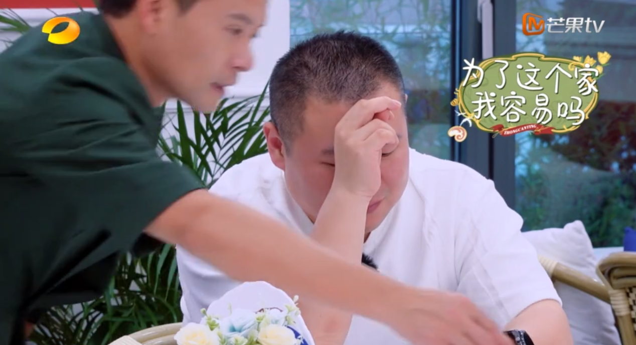 #中餐厅# 虽然现如今岳云鹏是一名喜剧演员，也在节目里表演过说学逗唱，但他曾经的