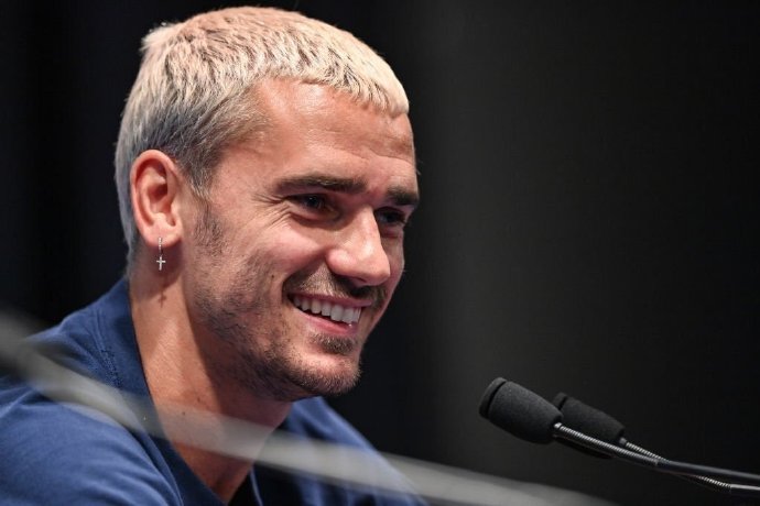 格里兹曼：“谁应该赢得金球奖？我。我应该赢，你忘了我也被提名了，哈哈～如果不是我