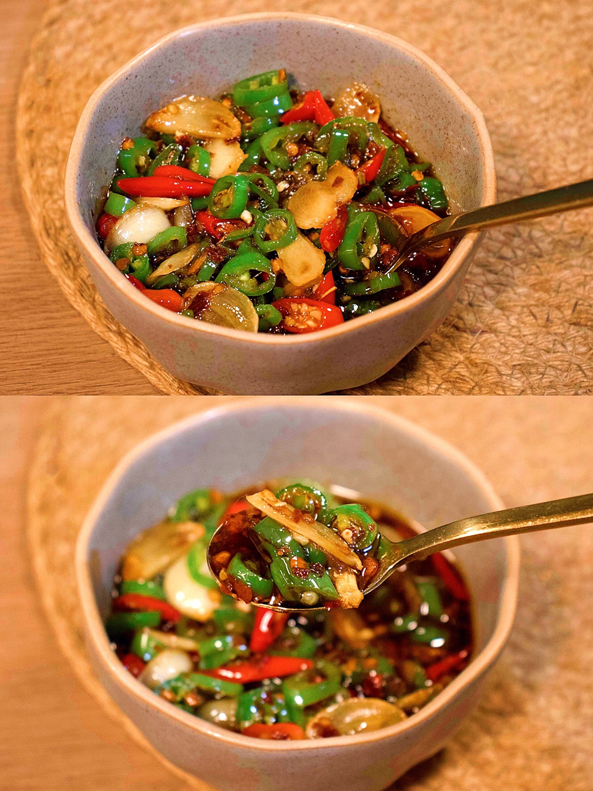 神仙腌辣椒~太好吃了，赶紧试一下，拌饭拌面都好吃~

食材：青红辣椒、生抽、辣椒