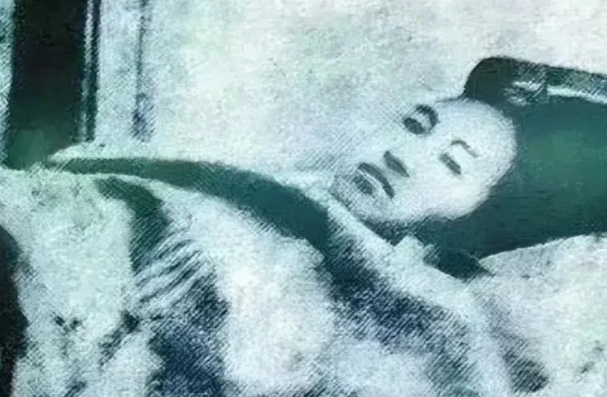 这是一张被日军严格禁止传播的照片，后来被反战人士曝光，照片才得以重见天日
193