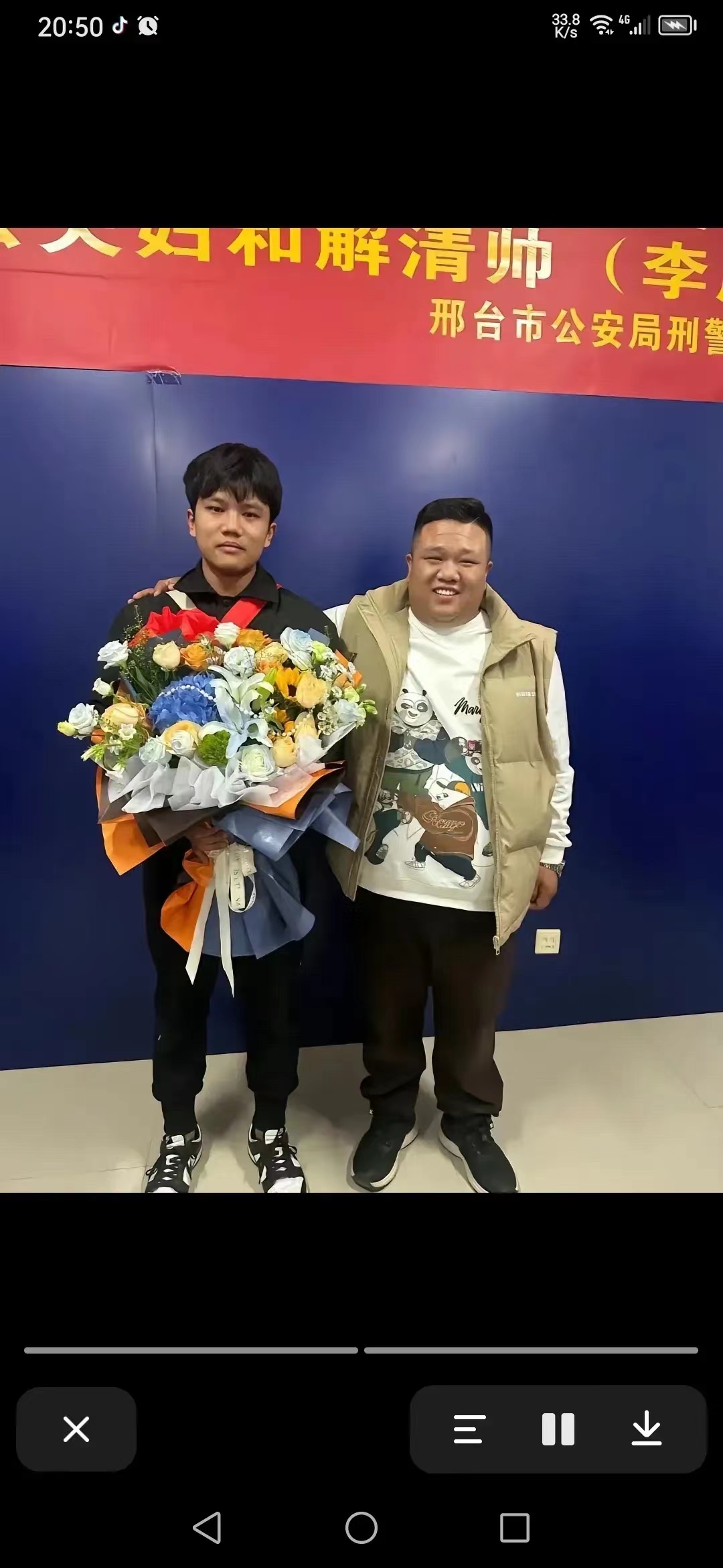 亿万富豪和儿子解清帅相认后。解克峰表示喜欢什么车子，随便挑。解克锋家产由4个子女