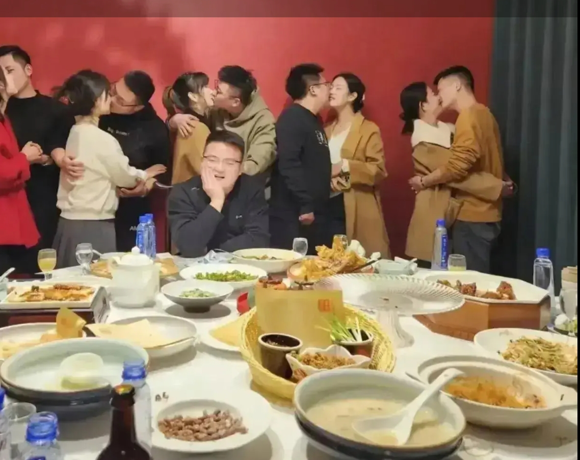 这是闹着玩吗？咋看着像来真的。
