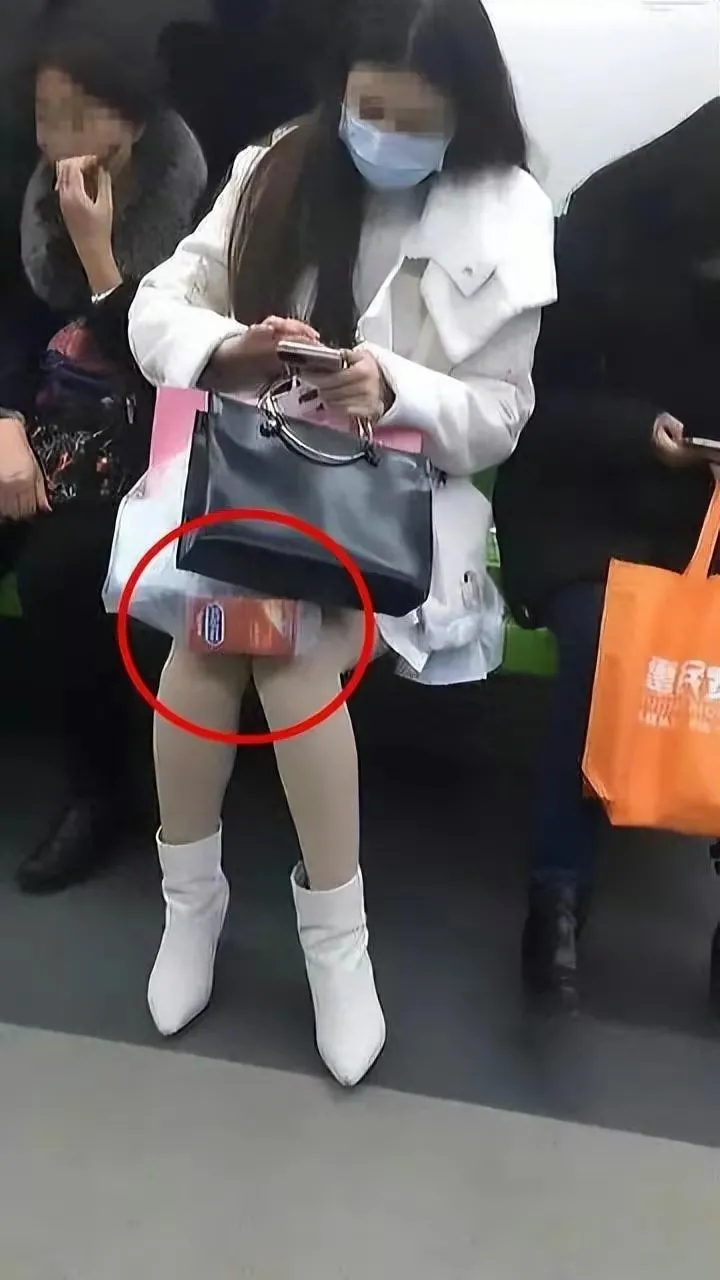 不懂就问，
这是啥，
有懂得吗？
