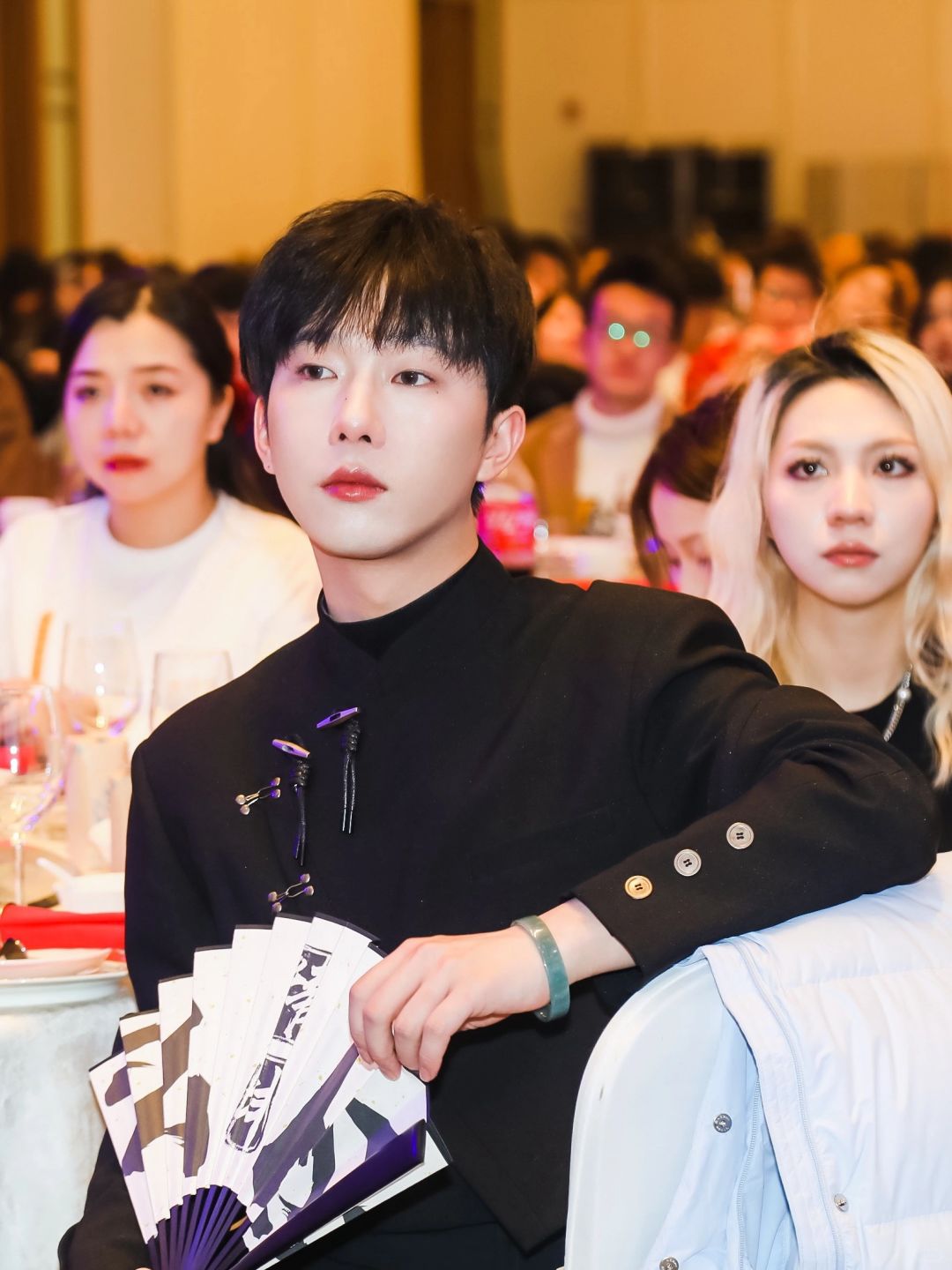 原来戴翡翠手镯真的会有好运✌
年会中奖啦～