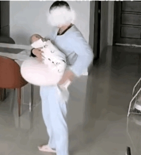 
太让人震惊和愤怒了！

最近，一则关于保姆用婴儿口水巾擦自己屁股的监控视频在网