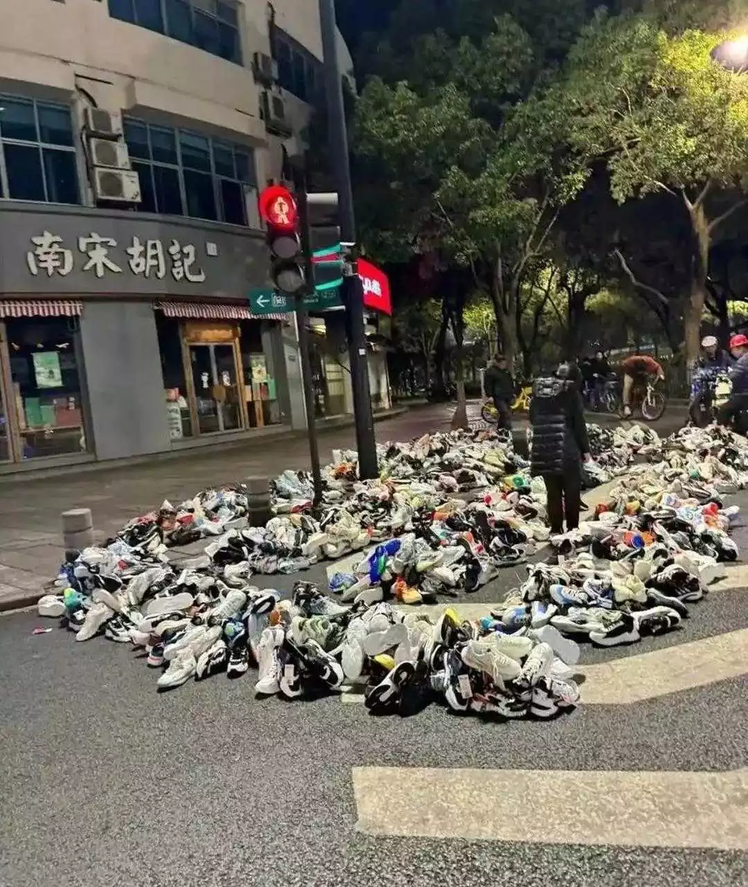 这样摆摊会不会招来城管？跑都跑不了