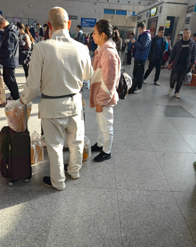 这样的打扮，我真有理解不了