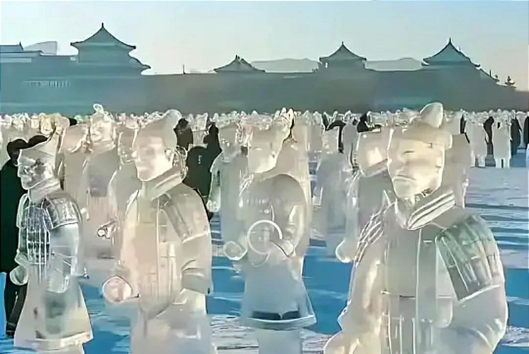 近几日，韩国舆论一片哗然，源于一组冰制“兵马俑”的亮相。多家韩国媒体争相报道，宣