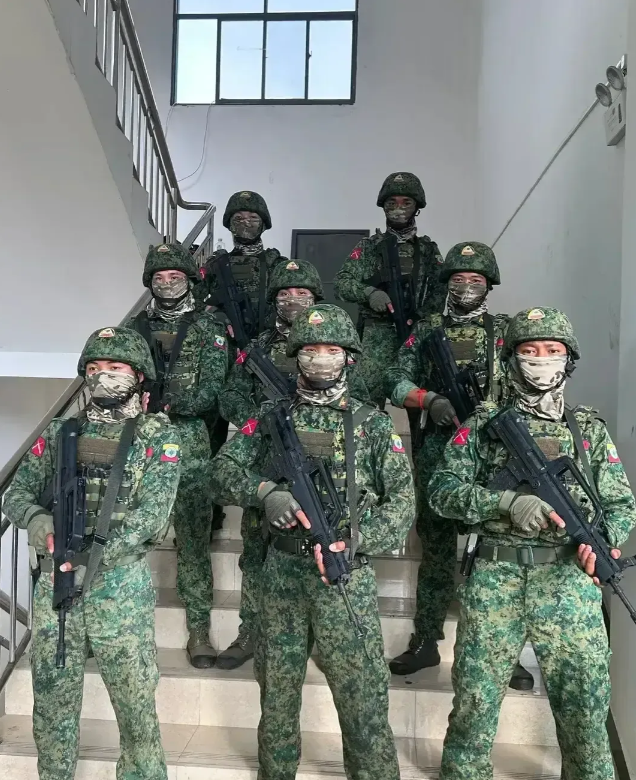 果敢同盟军应该是读懂了孙子兵法！果敢同盟军势如破竹，包围了老街，向中方移交电信诈