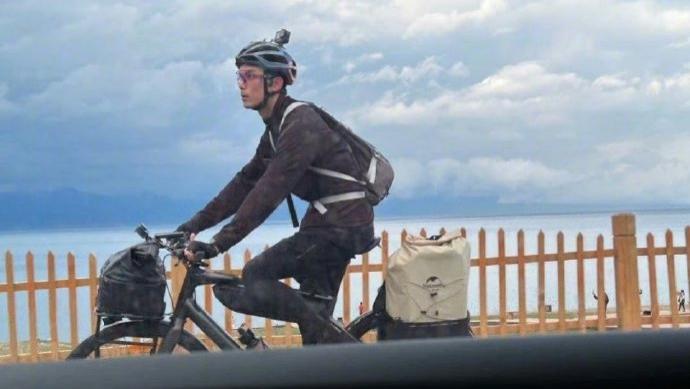 吴磊骑行回来的礼物