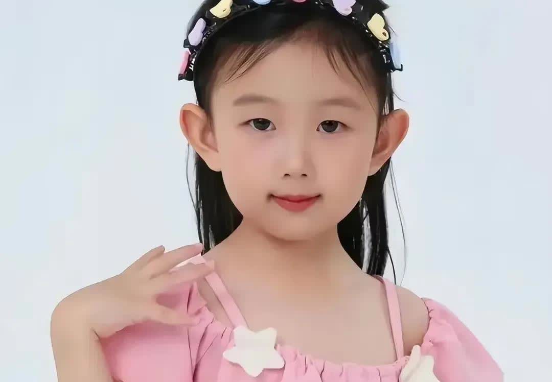 黄元芯走后，父母朋友圈引发全网群嘲。爸爸全文没有抱歉、悔恨，没有痛苦，冷漠可怕。