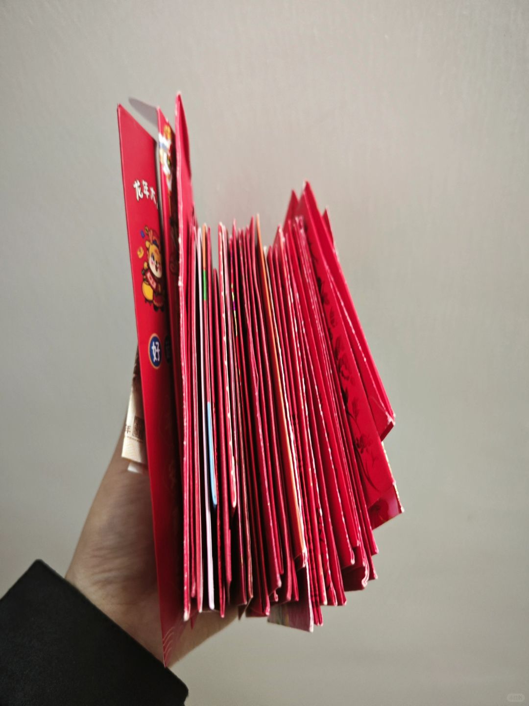 开工大吉🧧你们又收到多少啦？
新年新砖， 认真地搬。
广东的利是，以量取胜