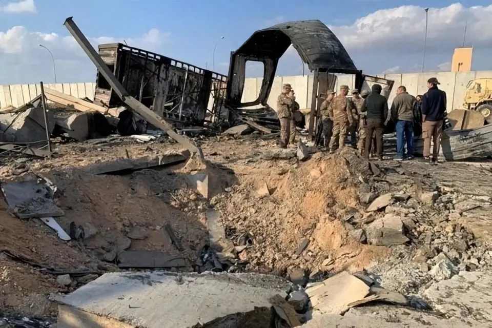 美军遭不住了，可能会从伊拉克撤军。近期，美国国防部长奥斯汀发了一份声明，称美伊两