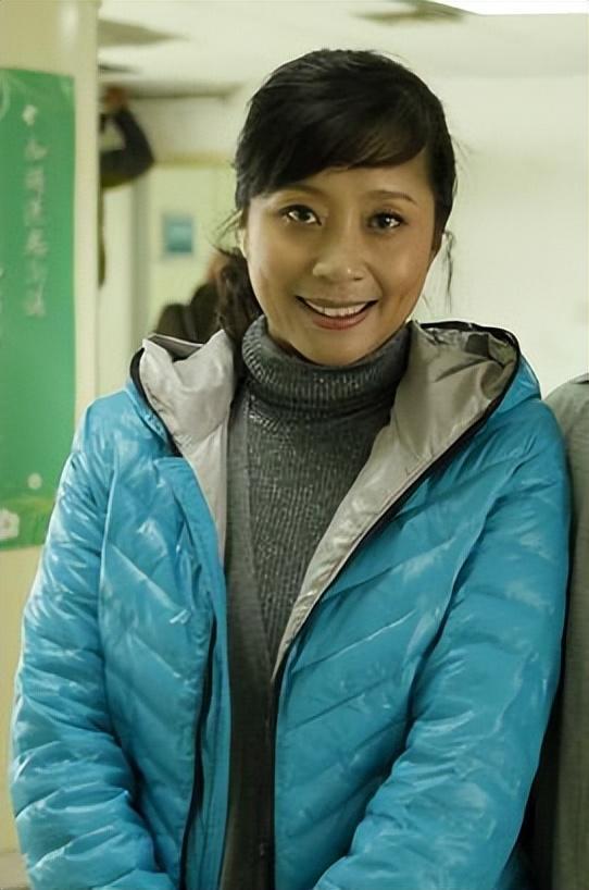 她曾5上春晚,有一生理缺陷却因此成名,丈夫去世后无奈淡出舞台(春晚常驻女高音歌手)-第13张图片-九妖电影 她曾5上春晚,有一生理缺陷却因此成名,丈夫去世后无奈淡出舞台(春晚常驻女高音歌手)-第13张图片-九妖电影