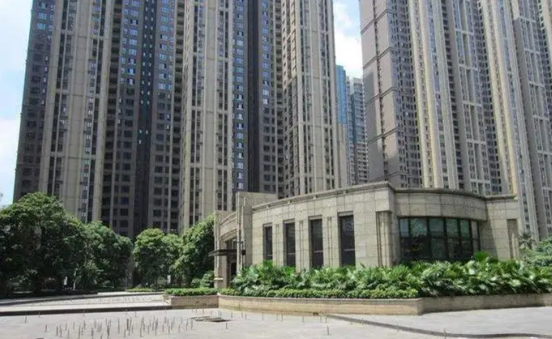 太离谱了，简直不敢相信，果断把房子下架不卖了！现在买房的杀价太离谱了，挂牌价16