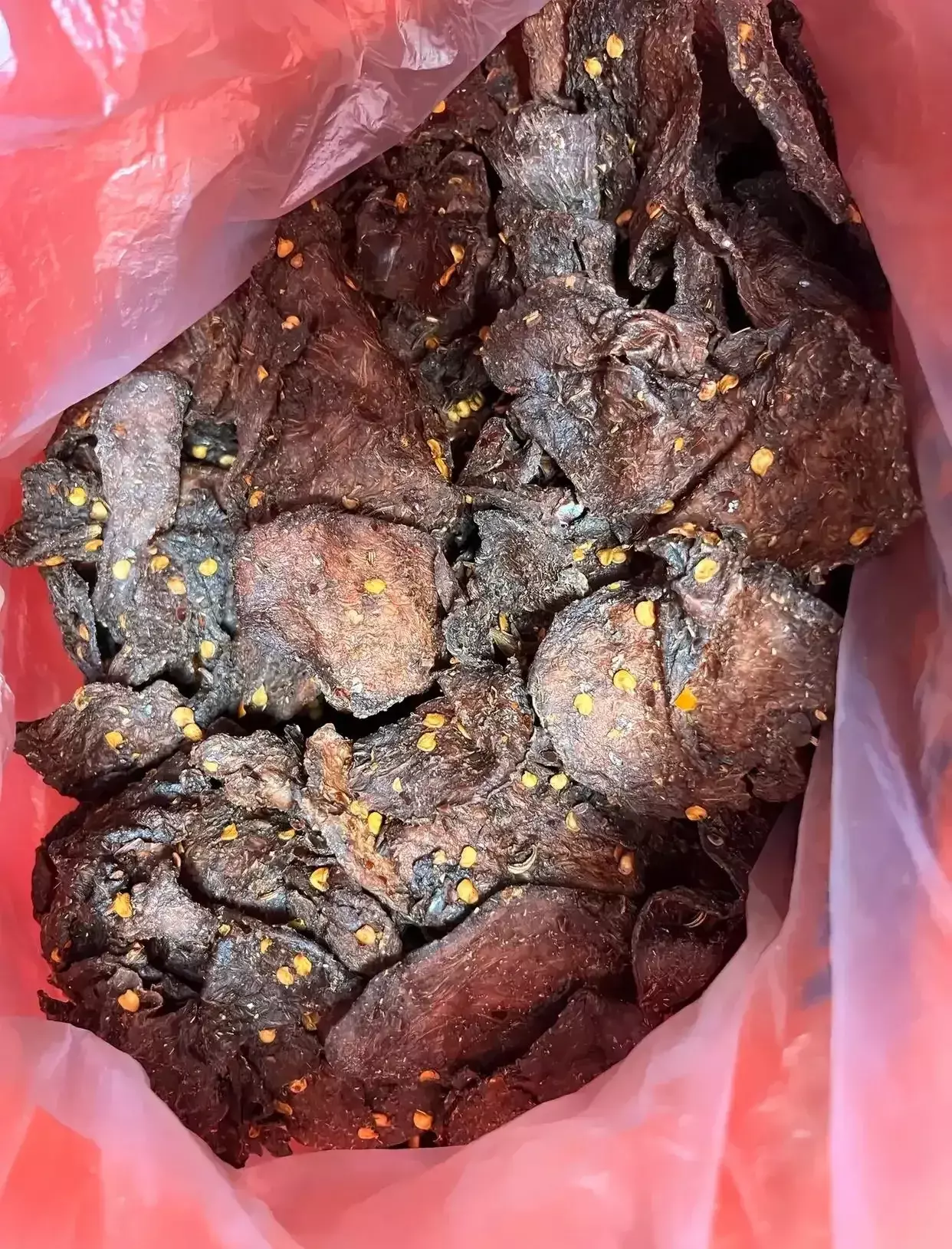 大姑姐寄来的，老公说好吃，我不敢下口，谁能普及一下是什么做的，真的好吃吗？