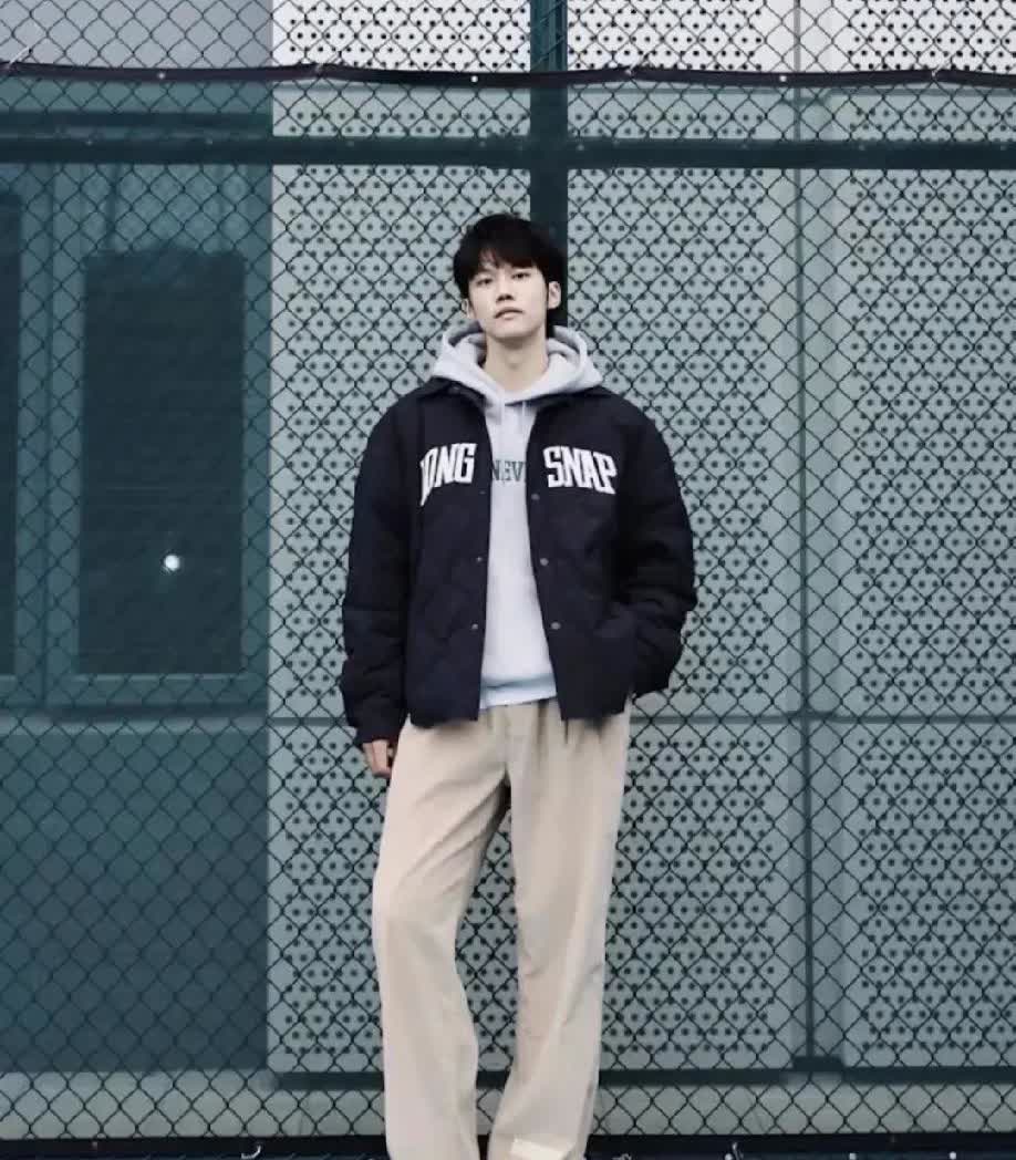 据最新可靠消息，解清帅带着二妹回四川接女朋友去了。为了能更快接回女朋友，一家人选