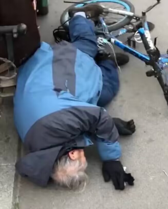 山东一老头摔倒了，没人敢扶，老头死了，家属把过路围观的几个行人诉至法院，告他们见