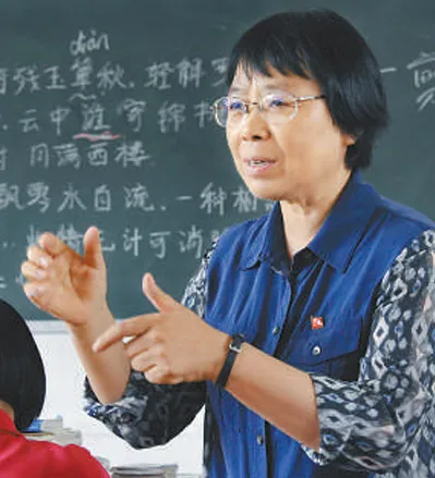 女中校长，张桂梅说，我一个学生，考上了浙江大学，哭着给我打电话，说，不读了，人家