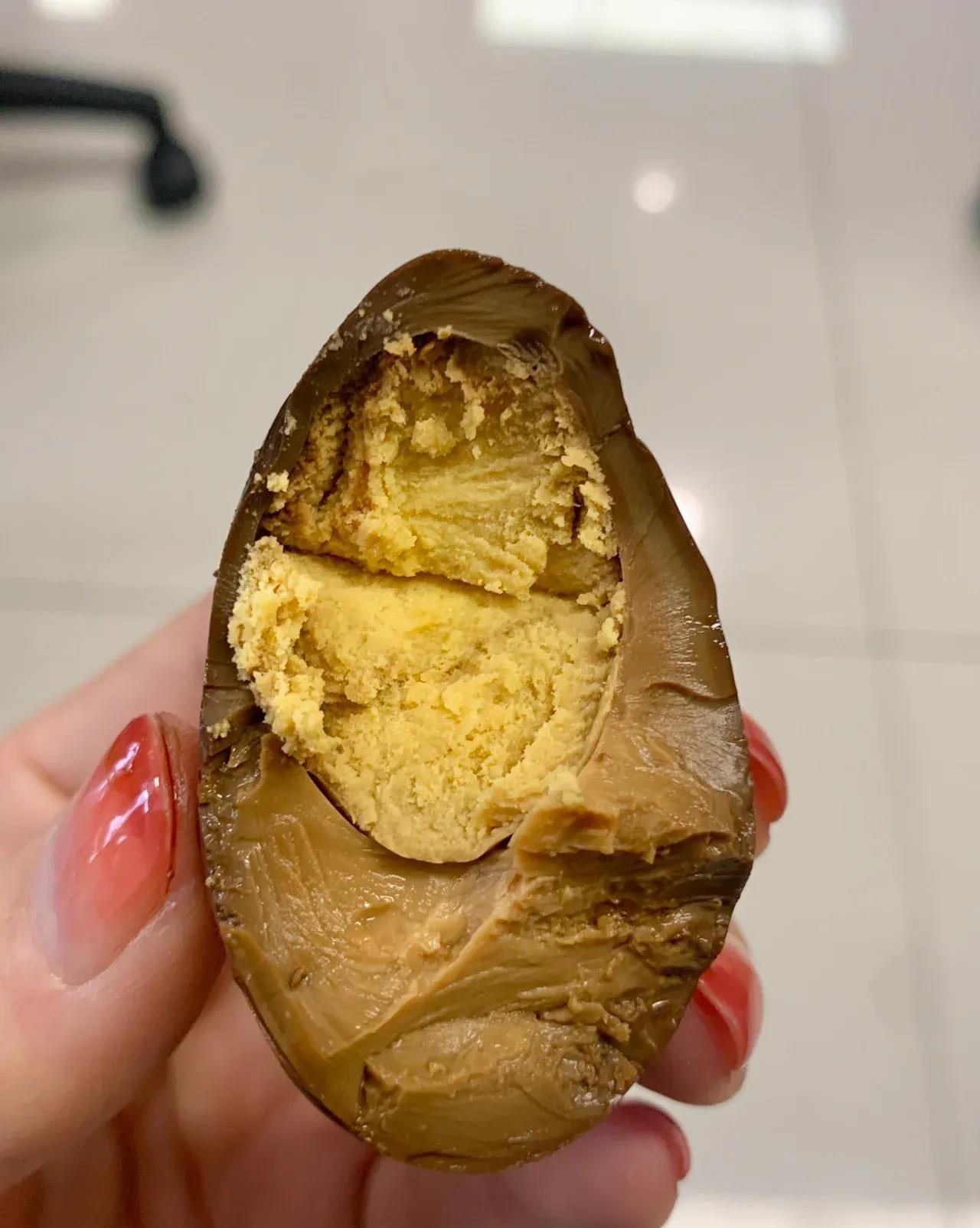 大家有没发现，小时候经常吃的乡巴佬卤蛋小零食突然消失了？

为什么曾经备受小卖部