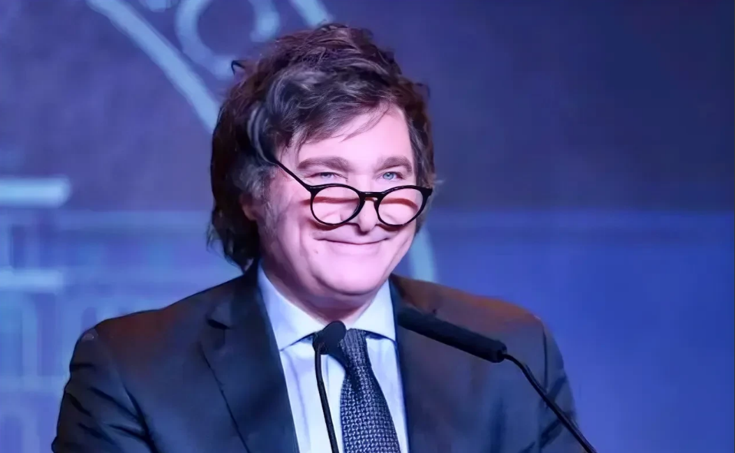 不可思议！阿根廷在宣布经济进入紧急状态后，总统米莱又宣布能源部门进入紧急状态，据